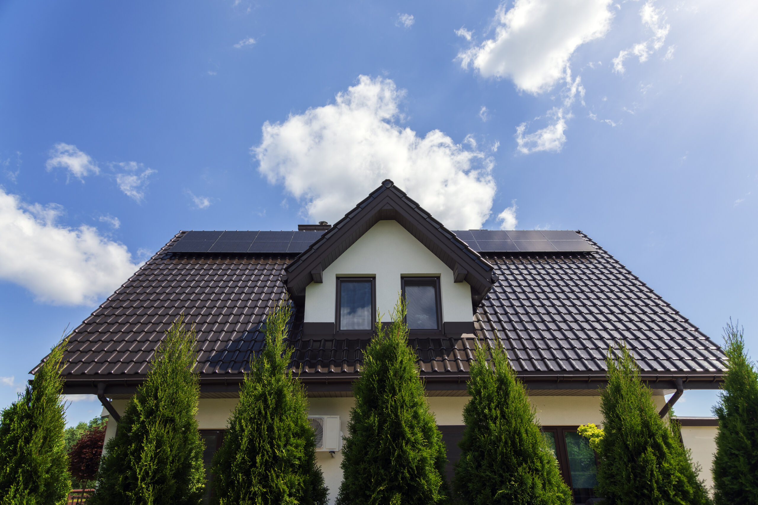 photovoltaic-panels-on-the-house-roof-2025-01-28-14-52-11-utc (2)